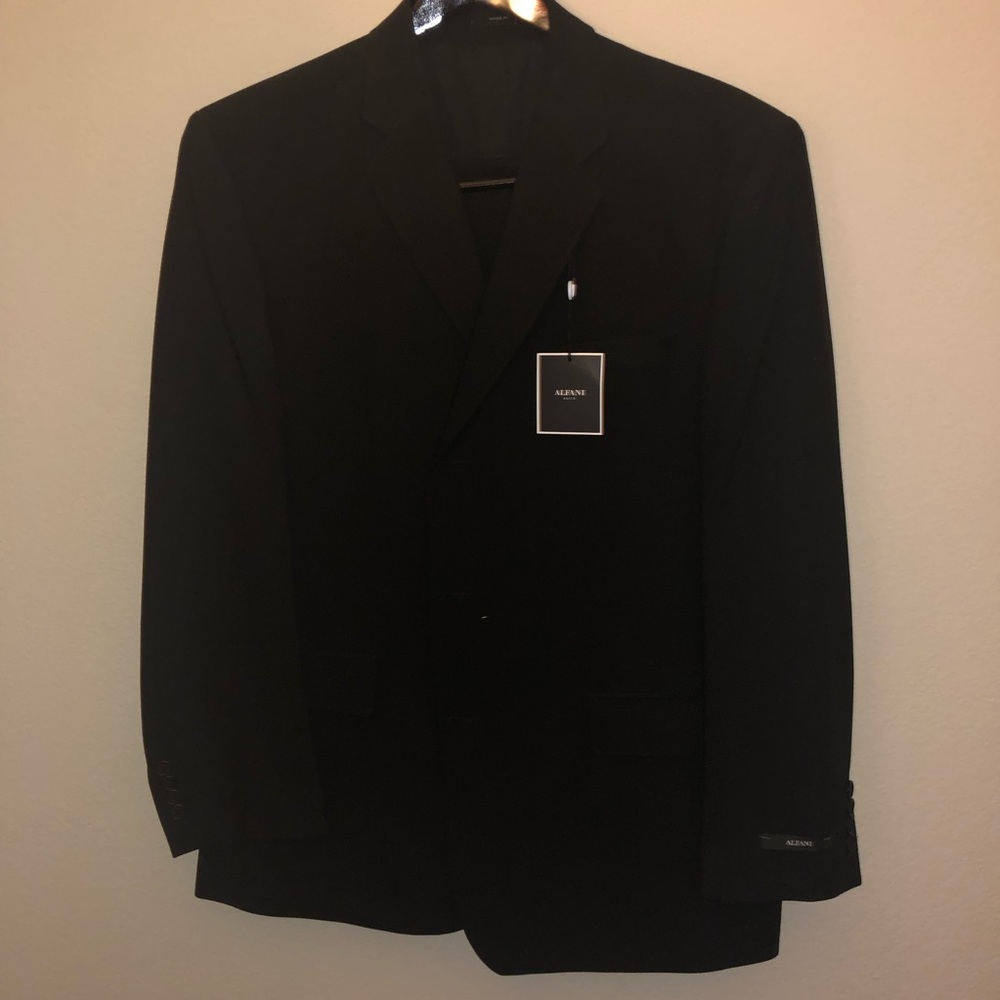 Men’s Alfani dress suit. New with tags.